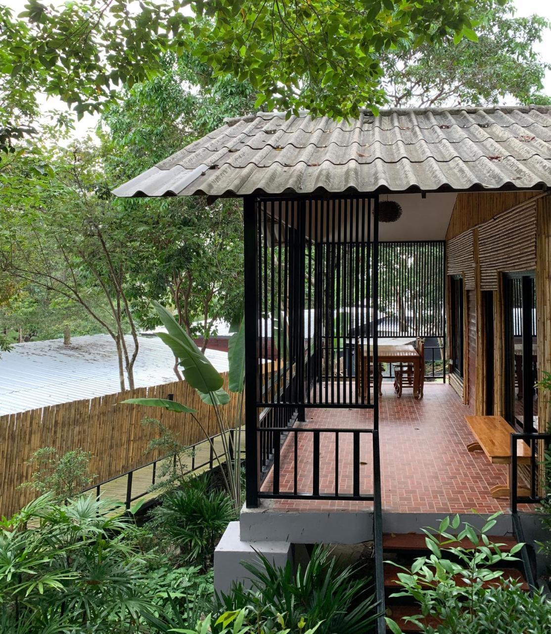 West Coast Beach Resort Ko Pha Ngan Buitenkant foto