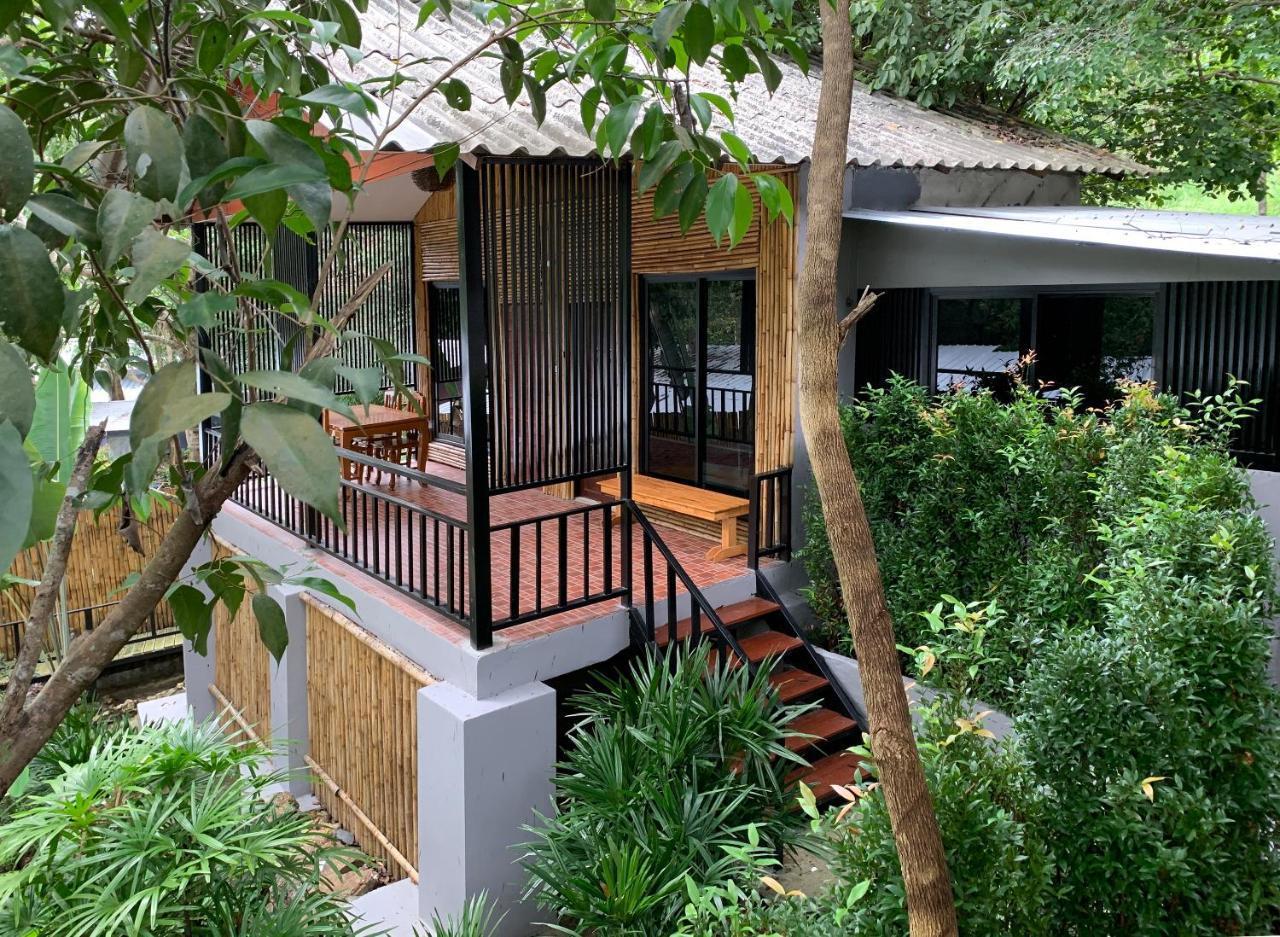 West Coast Beach Resort Ko Pha Ngan Buitenkant foto