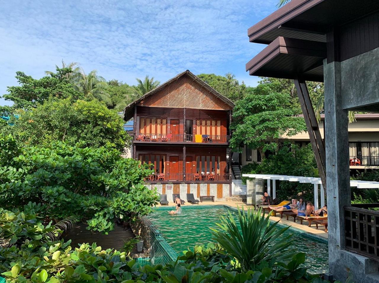 West Coast Beach Resort Ko Pha Ngan Buitenkant foto