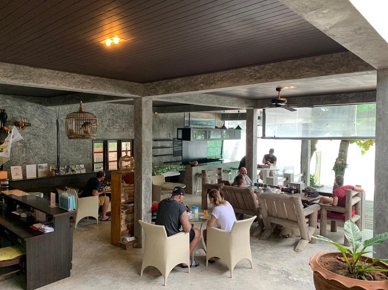 West Coast Beach Resort Ko Pha Ngan Buitenkant foto